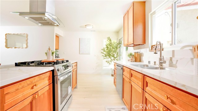 17698 Locust Street, Fountain Valley CA: https://media.crmls.org/medias/ada04a8a-6a91-4dd0-9eee-c91171cc2e32.jpg