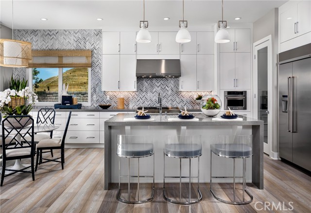 Detail Gallery Image 8 of 18 For 27546 Juniper Ln, Valencia,  CA 91381 - 5 Beds | 4/1 Baths