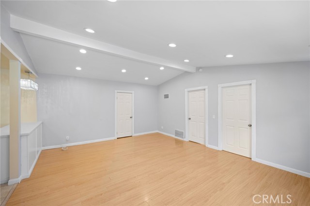 Detail Gallery Image 3 of 19 For 10617 Wilsey Ave, Tujunga,  CA 91042 - 3 Beds | 2 Baths