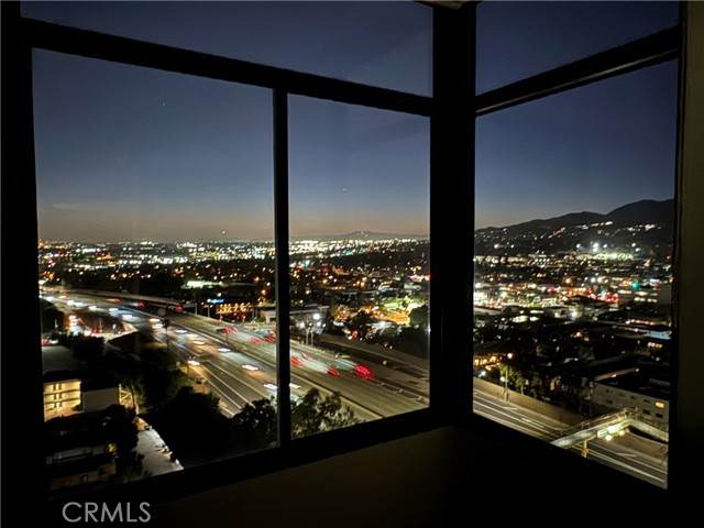 Detail Gallery Image 3 of 61 For 345 Pioneer Dr Ph5,  Glendale,  CA 91203 - 2 Beds | 2 Baths