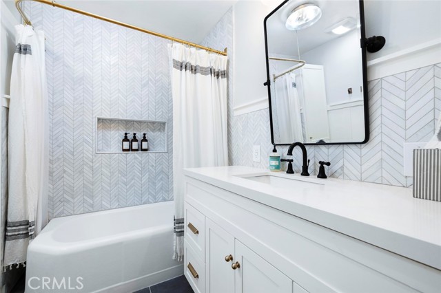 Detail Gallery Image 18 of 25 For 216 W San Ramon Ave, Fresno,  CA 93704 - 3 Beds | 2 Baths