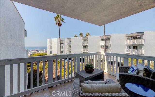 660 The Village, Redondo Beach, California 90277, 1 Bedroom Bedrooms, ,1 BathroomBathrooms,Residential,Sold,The Village,SB22233785