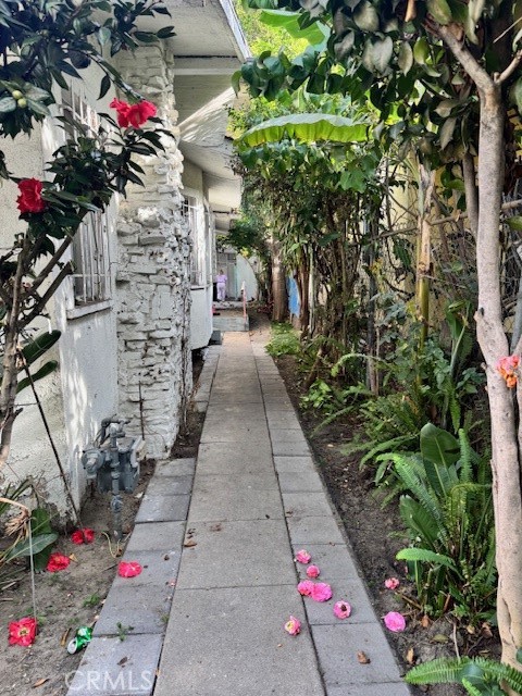 6208 Santa Fe, Huntington Park CA: https://media.crmls.org/medias/ada2a4be-0334-4eaa-b7ae-cddb1ca2853c.jpg