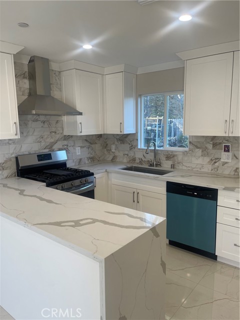 Detail Gallery Image 4 of 18 For 18706 Brasilia Dr, Porter Ranch,  CA 91326 - 2 Beds | 1 Baths