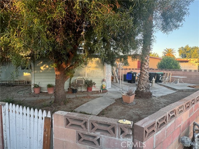 Detail Gallery Image 5 of 43 For 821 Majela Ln, Hemet,  CA 92543 - 2 Beds | 2 Baths