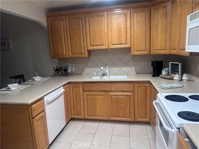 12300 Montecito Road, Seal Beach CA: https://media.crmls.org/medias/ada3519a-57fb-44a5-a229-5a0e48c7269c.jpg