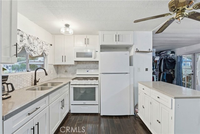 3753 East Ave. I, Lancaster CA: https://media.crmls.org/medias/ada38fa7-275d-4ae7-bc64-944d1e4df10a.jpg