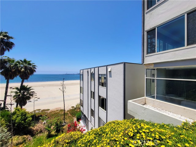 Detail Gallery Image 2 of 25 For 1250 E. Ocean Blvd. #301,  Long Beach,  CA 90802 - 2 Beds | 1 Baths