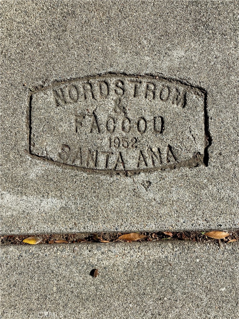 https://media.crmls.org/medias/ada41fcc-1650-4ffc-930d-1d4a66e130e3.jpg?preset=X-Large