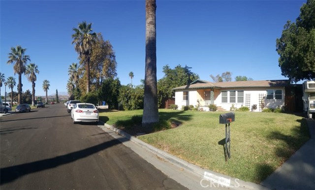 5165 Carlingford Ave, Riverside, CA 92504