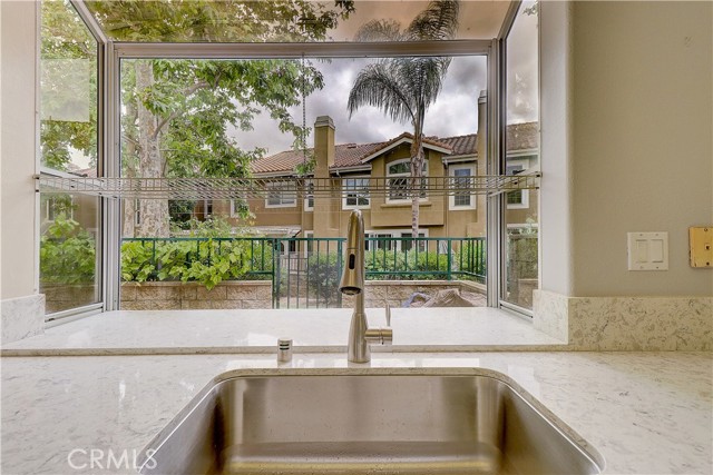 22 Matisse Circle, Aliso Viejo CA: https://media.crmls.org/medias/ada53c18-6908-4b7d-b836-eca2c2d50e58.jpg