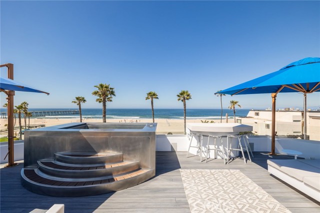 Detail Gallery Image 8 of 35 For 36 15th St, Hermosa Beach,  CA 90254 - 4 Beds | 4 Baths