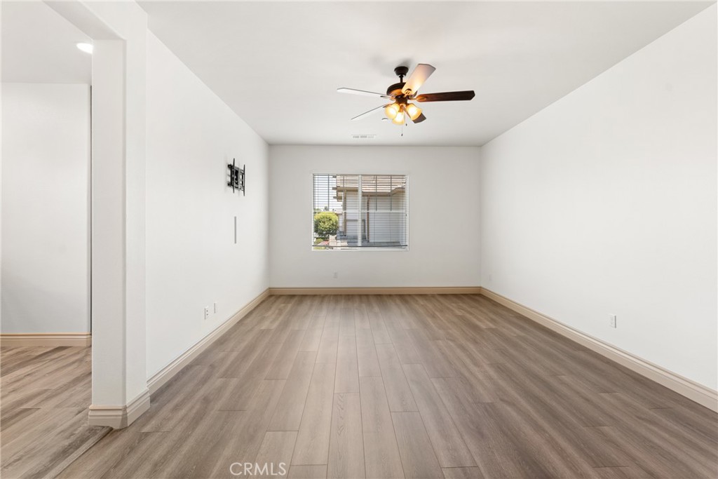 https://media.crmls.org/medias/ada6df4b-b490-49e1-a1b8-4db9cdd49e19.jpg?preset=X-Large