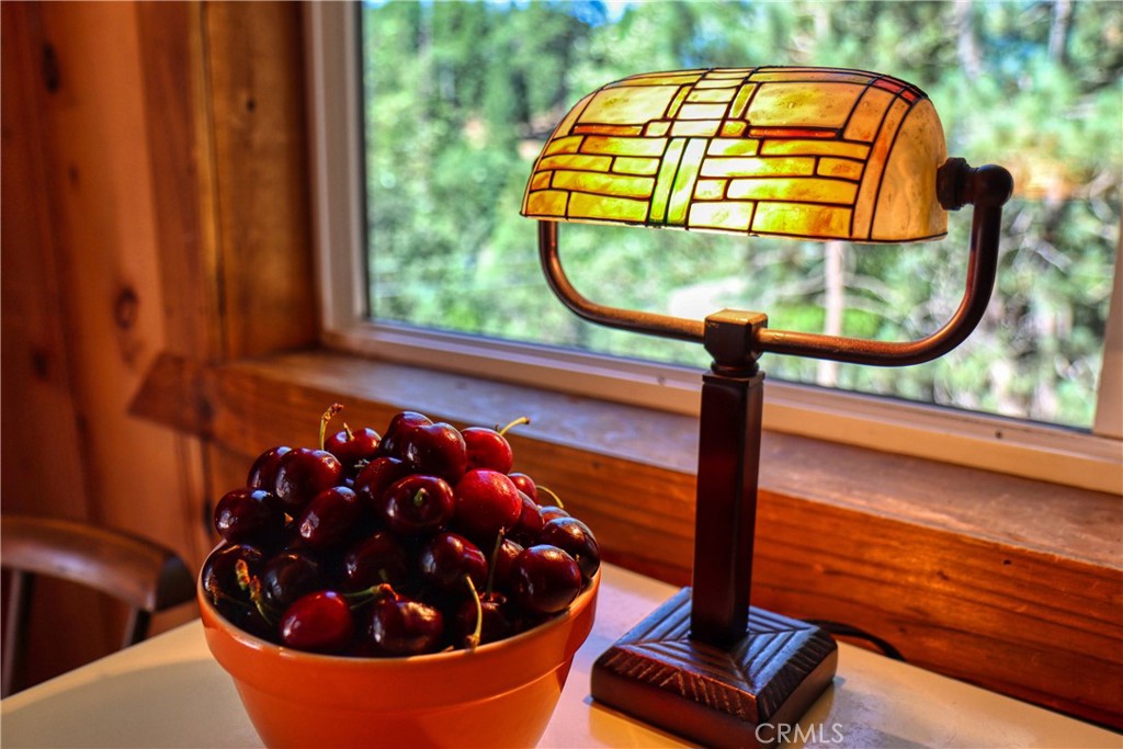 https://media.crmls.org/medias/ada74b72-fd70-4914-addc-b4679804b602.jpg?preset=X-Large