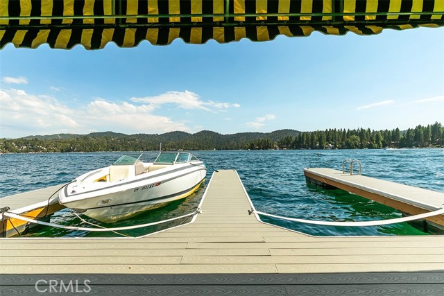 28061 North Shore Road, Lake Arrowhead CA: https://media.crmls.org/medias/ada79011-dc9d-4ee4-9c7c-ff193f978db0.jpg