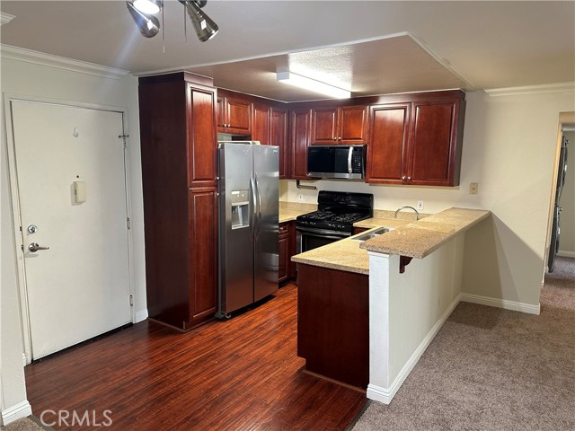 Detail Gallery Image 6 of 22 For 5500 Owensmouth Ave #215,  Woodland Hills,  CA 91367 - 3 Beds | 2 Baths