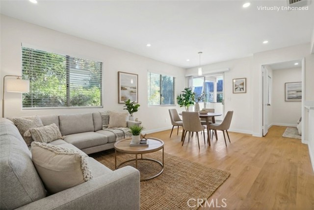 Detail Gallery Image 6 of 35 For 10237 De Soto, Chatsworth,  CA 91311 - 2 Beds | 2 Baths