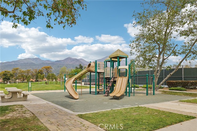 1 Buttercup, Rancho Santa Margarita CA: https://media.crmls.org/medias/ada9d766-d3df-49e1-a854-22a413166bde.jpg