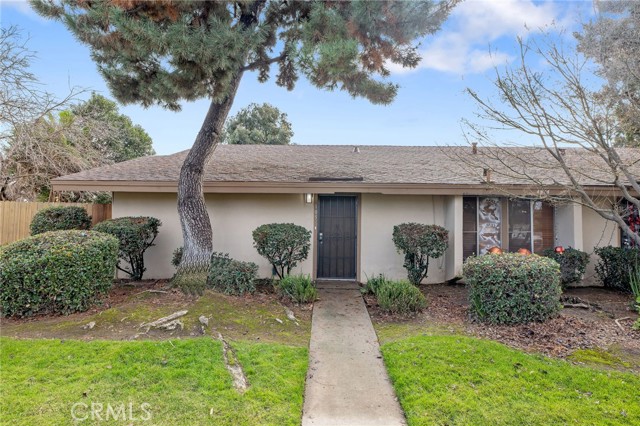 Detail Gallery Image 1 of 35 For 4814 E Rialto Ave, Fresno,  CA 93726 - 3 Beds | 2 Baths