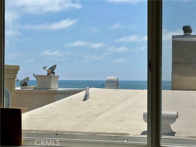 212 Marine Avenue, Manhattan Beach CA: https://media.crmls.org/medias/adab2c58-26c4-4d7b-b9f9-1492fa33701f.jpg