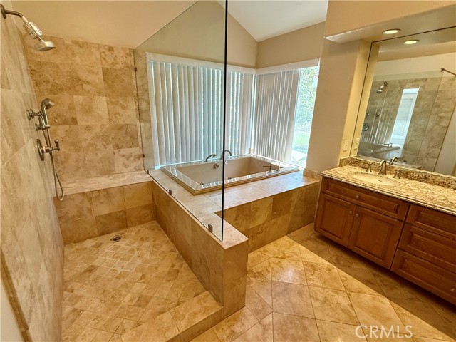 Detail Gallery Image 13 of 30 For 2206 Cedar Ridge Ct, Oxnard,  CA 93036 - 4 Beds | 3 Baths