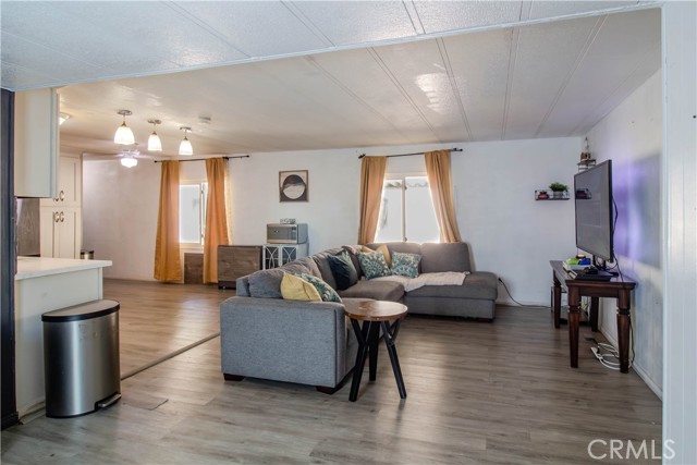 Detail Gallery Image 7 of 25 For 10701 Cedar #13,  Bloomington,  CA 92316 - 3 Beds | 2 Baths