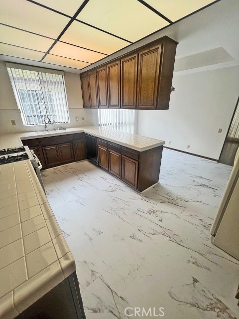 4454 Ventura Canyon Avenue, Sherman Oaks CA: https://media.crmls.org/medias/adac278c-d2fc-4027-b970-04e6a42ab9f0.jpg