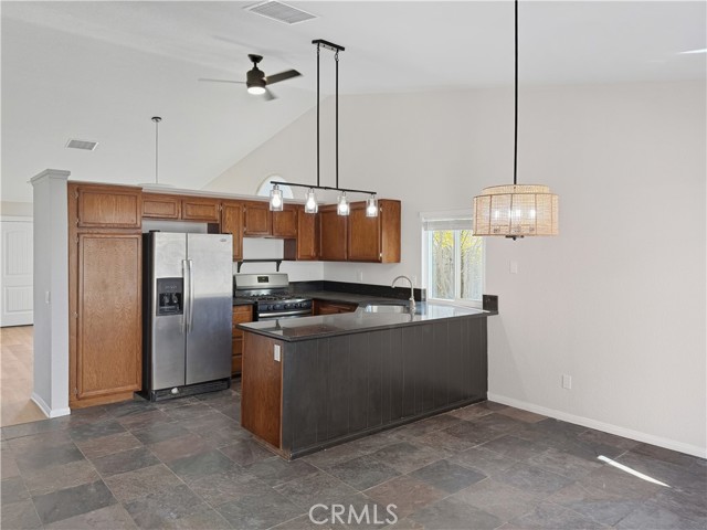 Detail Gallery Image 7 of 34 For 14412 Mountain High, Fontana,  CA 92337 - 3 Beds | 2 Baths