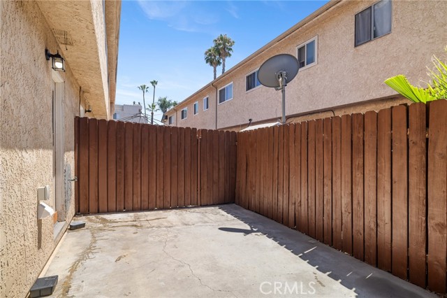 Detail Gallery Image 20 of 31 For 17045 Roscoe #14,  Northridge,  CA 91325 - 2 Beds | 1/1 Baths