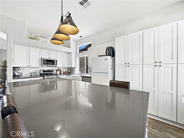 Detail Gallery Image 10 of 24 For 39620 Bonaire, Murrieta,  CA 92563 - 5 Beds | 2 Baths