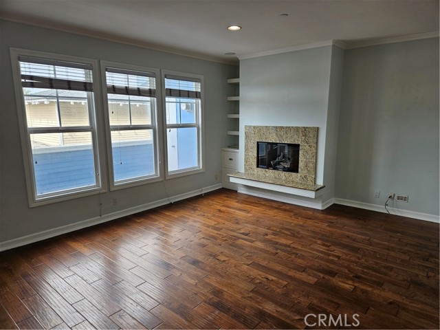 Detail Gallery Image 10 of 35 For 221 Aviation Pl, Manhattan Beach,  CA 90266 - 3 Beds | 2/1 Baths