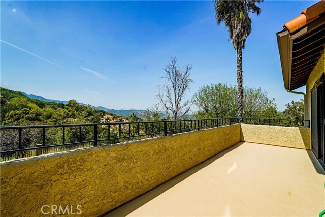 Detail Gallery Image 20 of 73 For 24163 Mentry Dr, Newhall,  CA 91321 - 6 Beds | 3/1 Baths