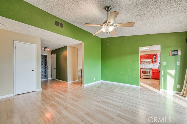 Detail Gallery Image 8 of 46 For 562 Sunset, Merced,  CA 95340 - 4 Beds | 2 Baths