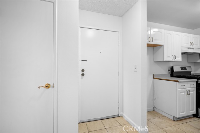 Detail Gallery Image 4 of 23 For 409 Burchett #119,  Glendale,  CA 91203 - 1 Beds | 1 Baths