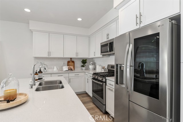 Detail Gallery Image 9 of 44 For 503 Deeann, Lake Forest,  CA 92610 - 2 Beds | 2/1 Baths