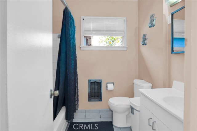 11028 Condon Avenue, Inglewood CA: https://media.crmls.org/medias/adaf769d-5bb5-4fc5-b905-6bbc4ca46287.jpg