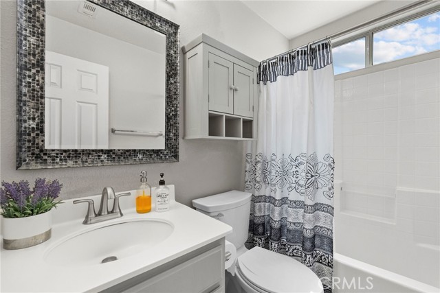 Detail Gallery Image 24 of 40 For 33322 Avenida Bicicleta, Temecula,  CA 92592 - 5 Beds | 3 Baths