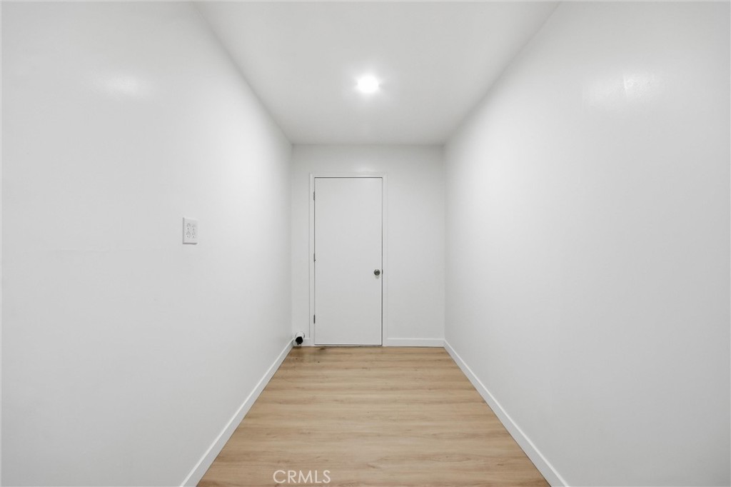 https://media.crmls.org/medias/adb009ee-1777-42ff-ad5e-32cd3559a2ef.jpg?preset=X-Large