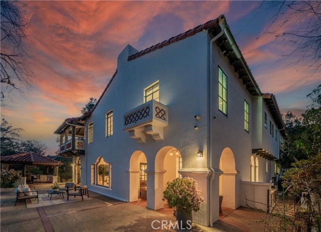 1812 Linda Vista Avenue, Pasadena CA: https://media.crmls.org/medias/adb0928e-70e5-4ce8-b5e1-5478a5c9c892.jpg