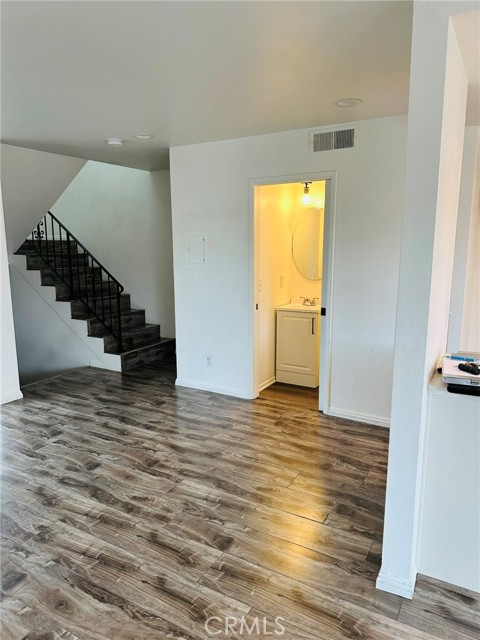 Detail Gallery Image 12 of 18 For 850 W 157th #6,  Gardena,  CA 90247 - 2 Beds | 2/1 Baths