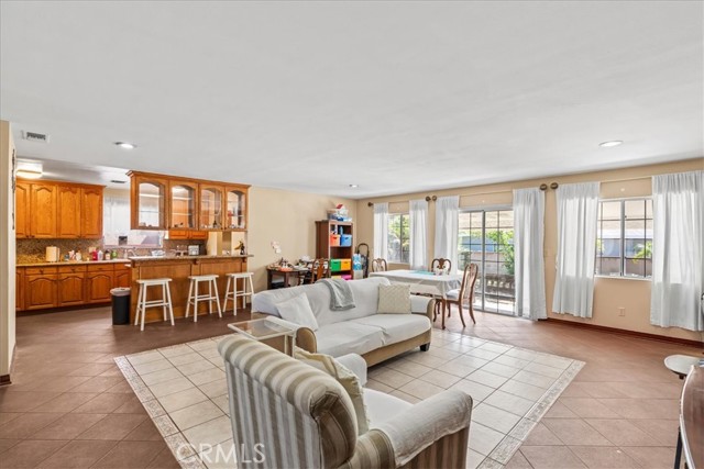 Detail Gallery Image 8 of 35 For 9370 Dorrington, Arleta,  CA 91331 - 3 Beds | 2 Baths