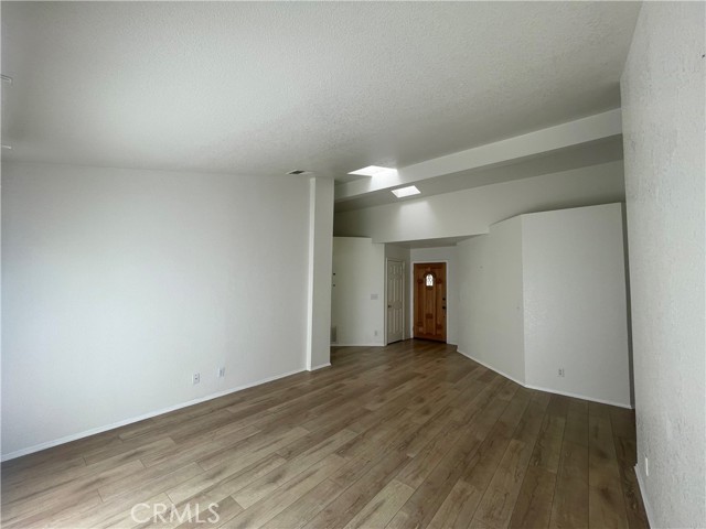 Detail Gallery Image 3 of 31 For 39312 Dunbar St a,  Palmdale,  CA 93551 - 3 Beds | 2 Baths
