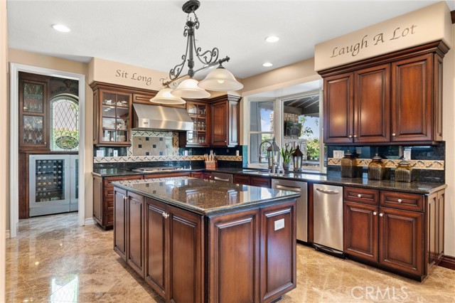 18912 Rockinghorse Lane, Huntington Beach CA: https://media.crmls.org/medias/adb23482-26db-4280-b8ce-5667bed3f5c0.jpg
