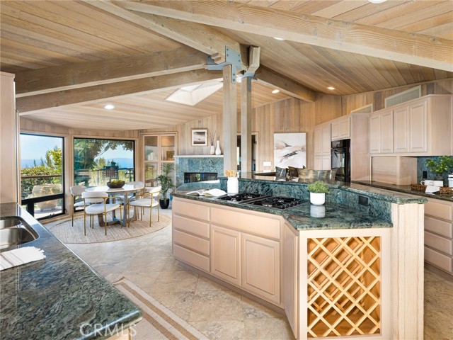 3423 Newridge Drive, Rancho Palos Verdes CA: https://media.crmls.org/medias/adb2d585-6fd7-43b5-90dc-6842771b77d0.jpg