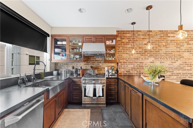 Detail Gallery Image 25 of 51 For 1530 Greenwich Way, Costa Mesa,  CA 92627 - 2 Beds | 3/1 Baths