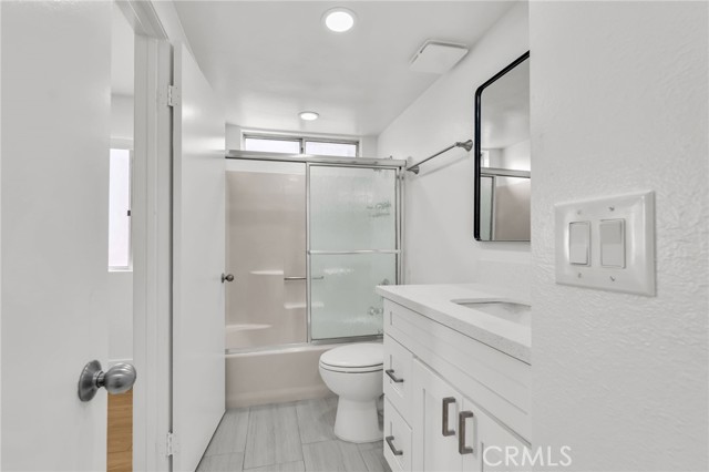 Detail Gallery Image 11 of 25 For 712 5th St, Hermosa Beach,  CA 90254 - 2 Beds | 2 Baths