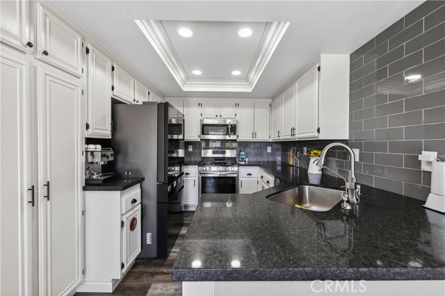 Detail Gallery Image 14 of 41 For 2252 Ascot, Corona,  CA 92879 - 3 Beds | 2/1 Baths