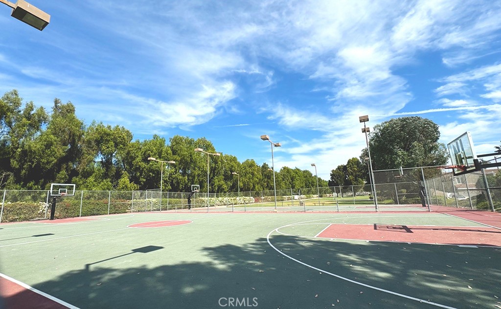 https://media.crmls.org/medias/adb46698-d052-4677-bbfb-ea5bf0c3542a.jpg?preset=X-Large