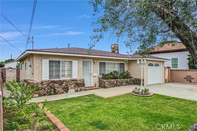 18531 E Pearl Avenue, Orange CA: https://media.crmls.org/medias/adb49913-ab12-422f-bba0-0189406bfacc.jpg