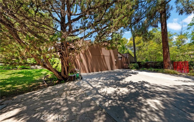 24865 Long Valley Road, Hidden Hills CA: https://media.crmls.org/medias/adb50bad-9bf9-4af6-a474-9dd36f817e77.jpg